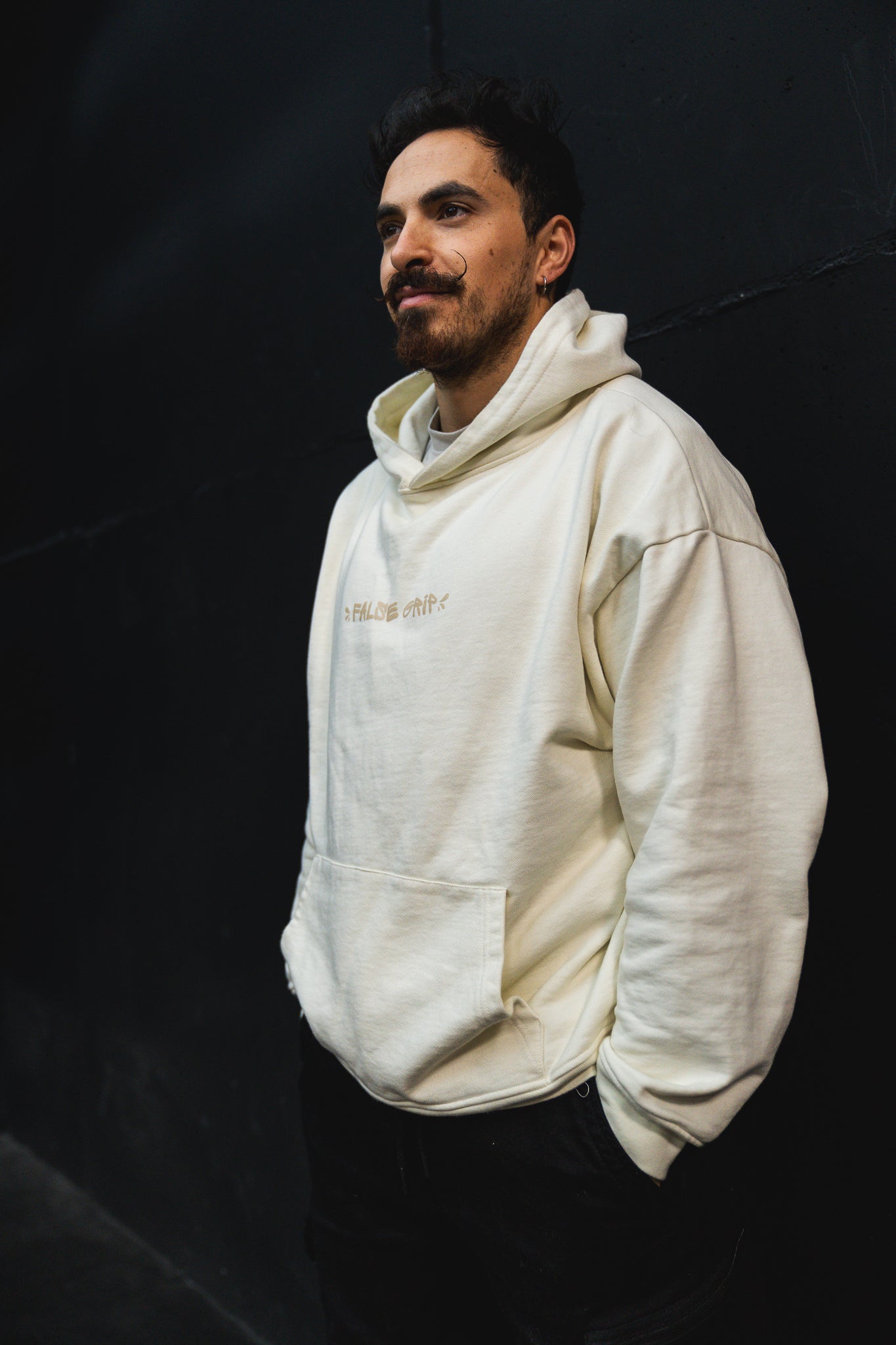 Sudadera Strong to the bone