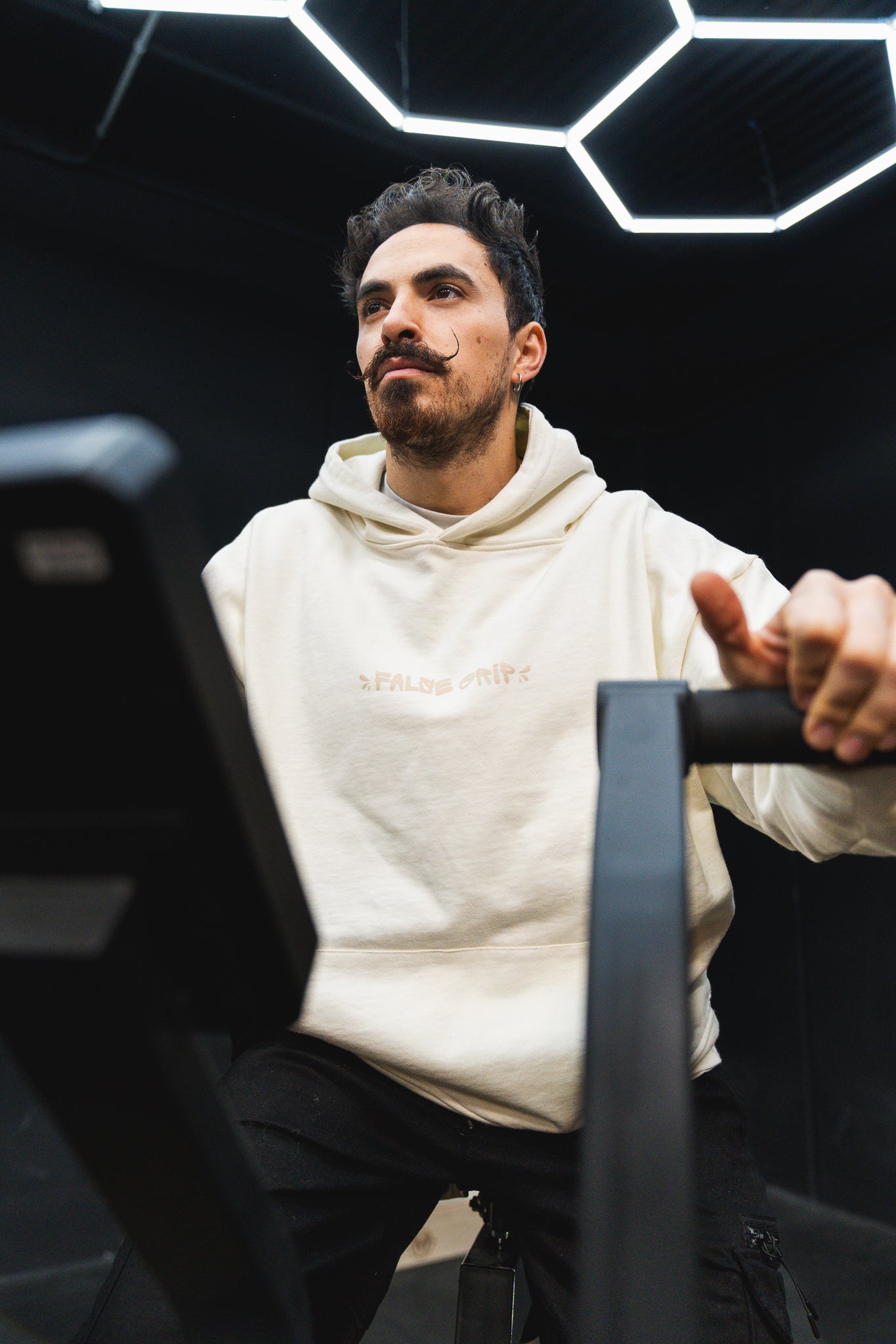 Sudadera Strong to the bone